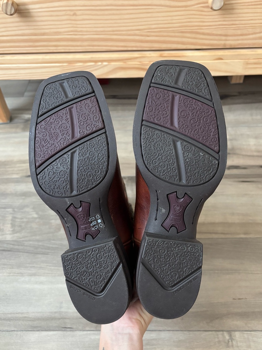 Ariat women’s cowgirl boots - Picture 11 of 13